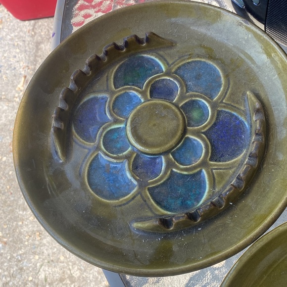 Handcrafted Olive and Blue Ceramic McCoy ashtray - Picture 2 of 8